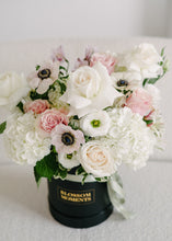 Load image into Gallery viewer, Place Vendôme Hat Box