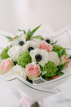 Load image into Gallery viewer, Florence Bouquet