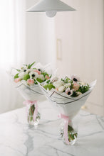 Load image into Gallery viewer, Florence Bouquet
