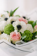 Load image into Gallery viewer, Florence Bouquet