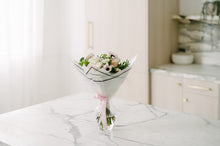 Load image into Gallery viewer, Florence Bouquet