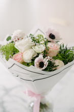 Load image into Gallery viewer, Florence Bouquet