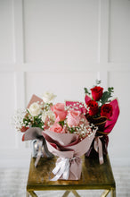 Load image into Gallery viewer, Petite Love Posy in White