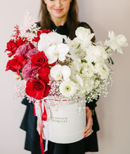 Load image into Gallery viewer, Yin-Yang Floral Hat Box