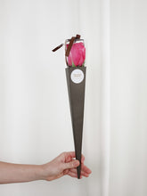 Load image into Gallery viewer, Single Rose in Luxury Package *ADD-ON ITEM*