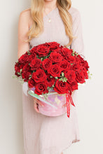 Load image into Gallery viewer, Extra Large Velvet Love Premium Hat Box