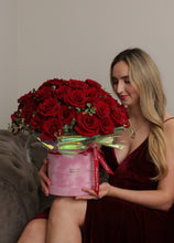 Load image into Gallery viewer, Extra Large Velvet Love Premium Hat Box