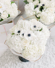 Load image into Gallery viewer, White Perfection Bouquet