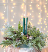 Load image into Gallery viewer, Frosty Delight Candle Arrangement