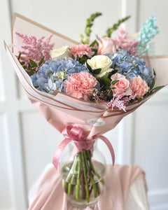 Bloom Royale bouquet medium size