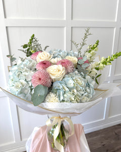 Blush and Breeze bouquet