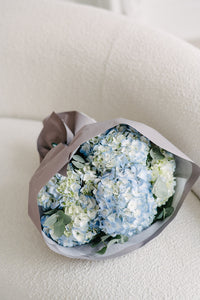 Blue Hydrangea Mono Bouquet