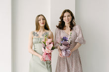 Load image into Gallery viewer, Petite Posy