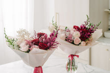 Load image into Gallery viewer, French Ombré Bouquet