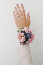 Load image into Gallery viewer, Prom Boutonniere and Corsage in Pink