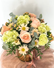 Load image into Gallery viewer, Golden Gathering Centerpiece