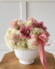 Load image into Gallery viewer, Restaurant / Table Arrangement