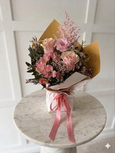 Load image into Gallery viewer, Garden Petite Posy