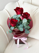 Load image into Gallery viewer, Petite Love Posy in Red