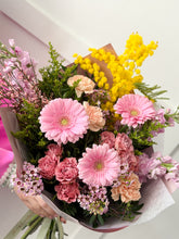 Load image into Gallery viewer, Blooming Grace Bouquet