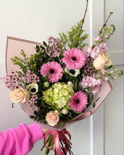 Load image into Gallery viewer, Spring Vibe Bouquet