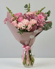 Load image into Gallery viewer, Pink Elegance Bouquet