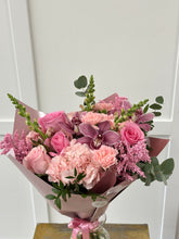 Load image into Gallery viewer, Pink Elegance Bouquet