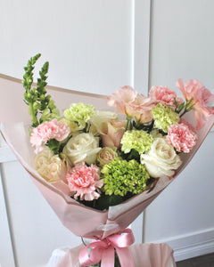 Soft Blush bouquet closeup