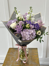 Load image into Gallery viewer, Fresh flowers bouquet in purple tones