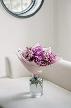 Load image into Gallery viewer, Pretty in Pink bouquet