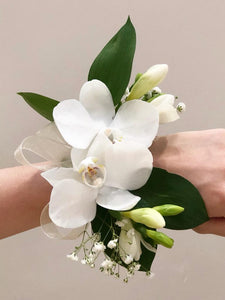 White flowers corsage