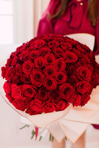 Luxurious One Hundred Roses *VALENTINES EDITION*