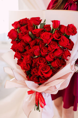 Luxurious Rose Heart bouquet 50 roses