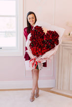 Load image into Gallery viewer, Extra Large Luxurious Rose Heart bouquet