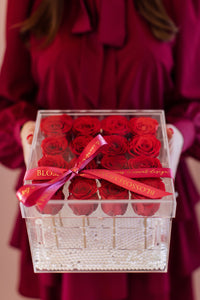 Luxe Forever Roses *LAST MORE THAN A YEAR*