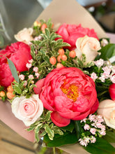 Load image into Gallery viewer, Peony Love Bouquet