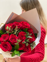Load image into Gallery viewer, Premium One Dozen Roses