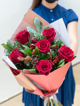 Load image into Gallery viewer, Valentines Half Dozen Roses Bouquet