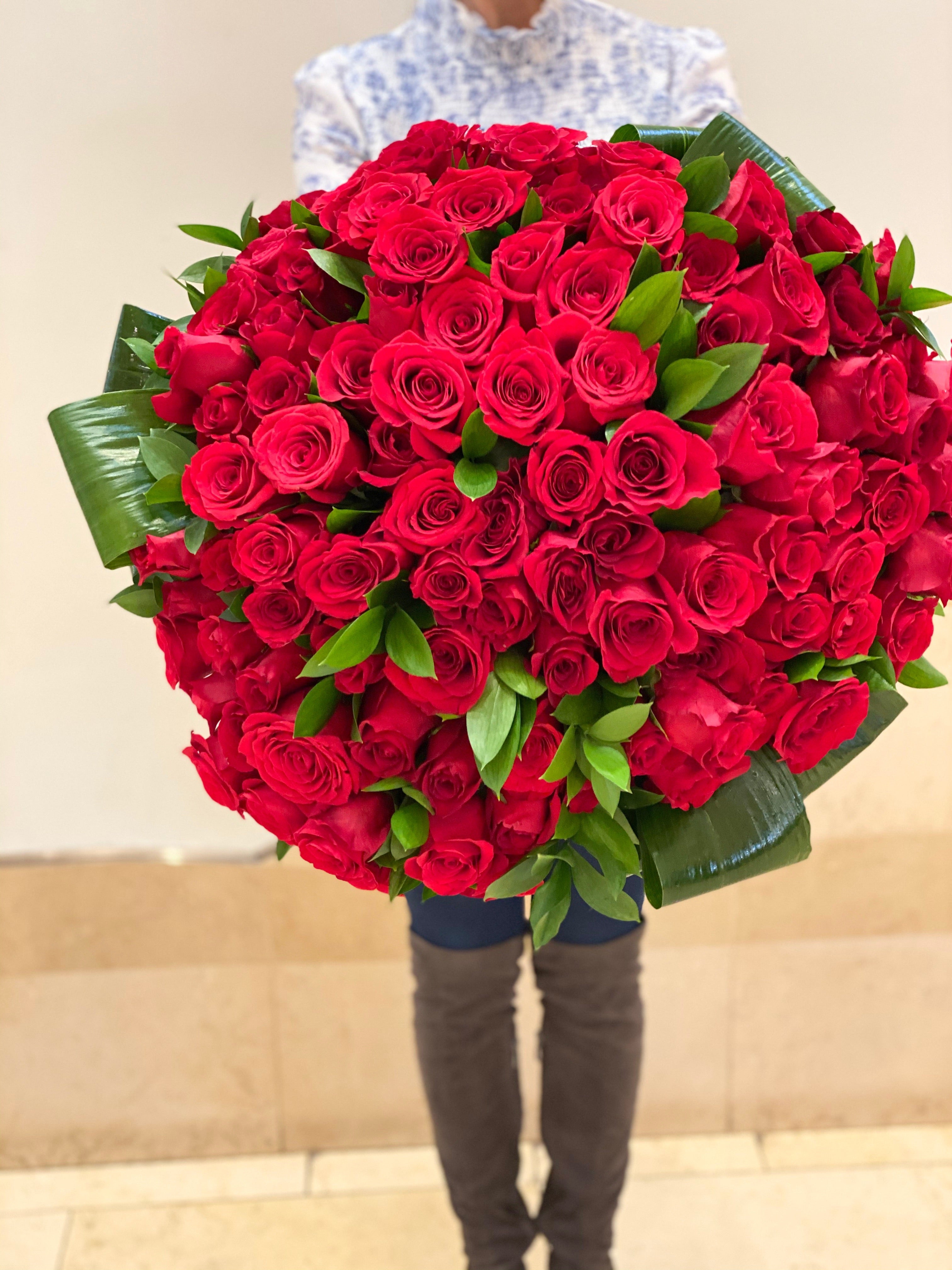 046A - Luxurious Beautiful Bouquet of 100 Red Pink & White Roses